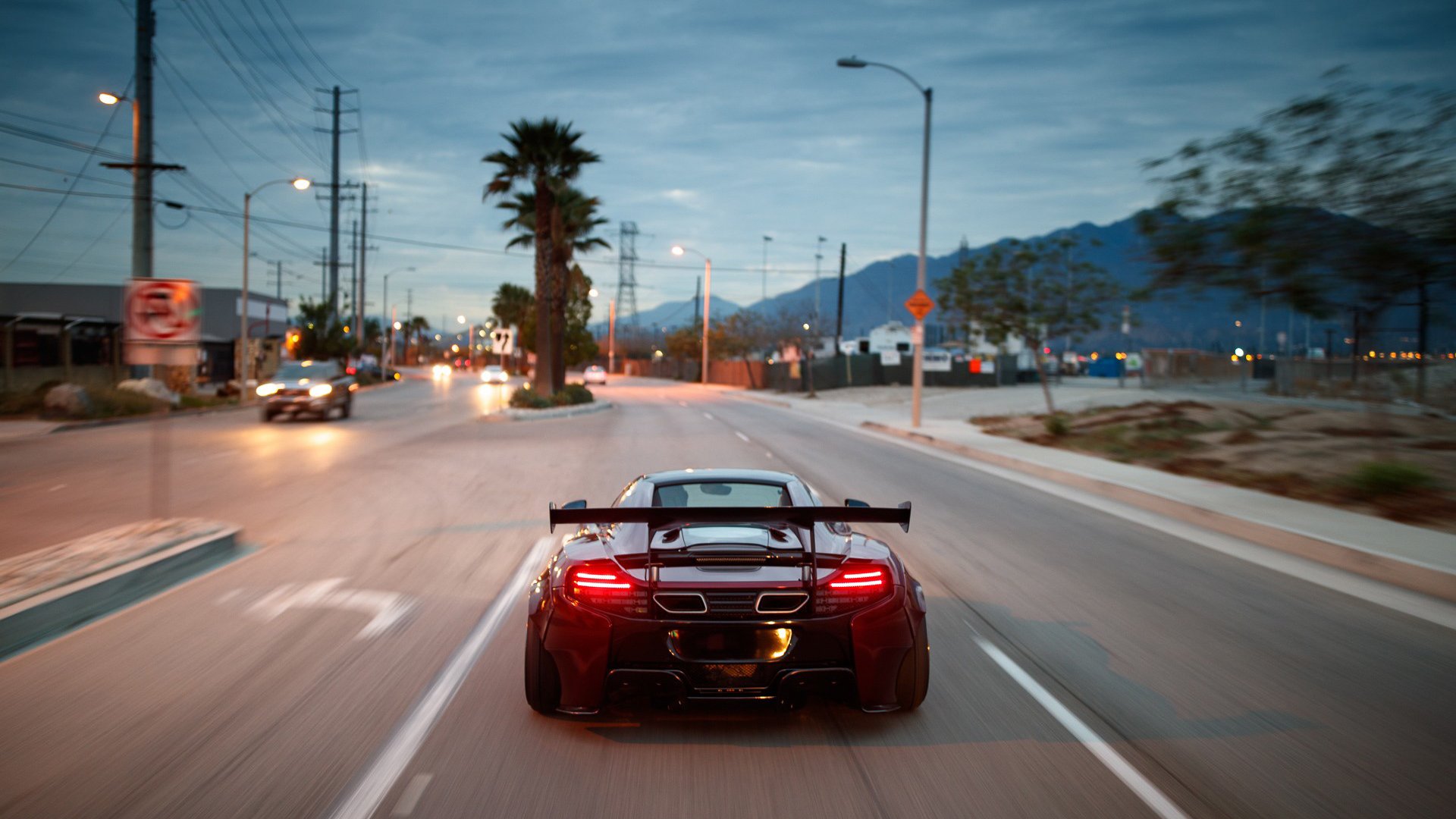 全球女队足球团结一心向冠军进发，全世界女足职业队伍数量