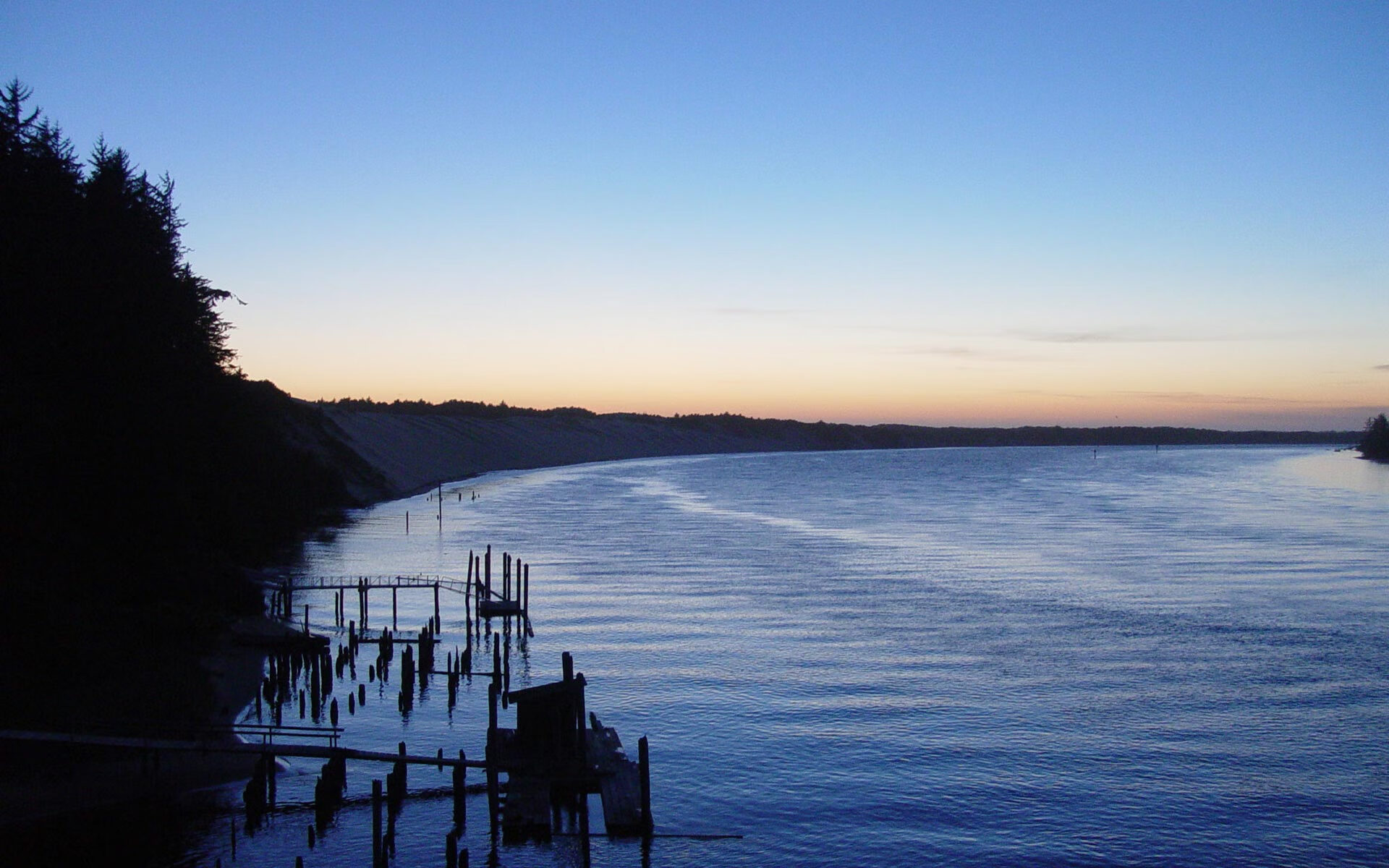 国足惊险胜出,进军国际比赛四强,国足惊险胜出,进军国际比赛四强是谁