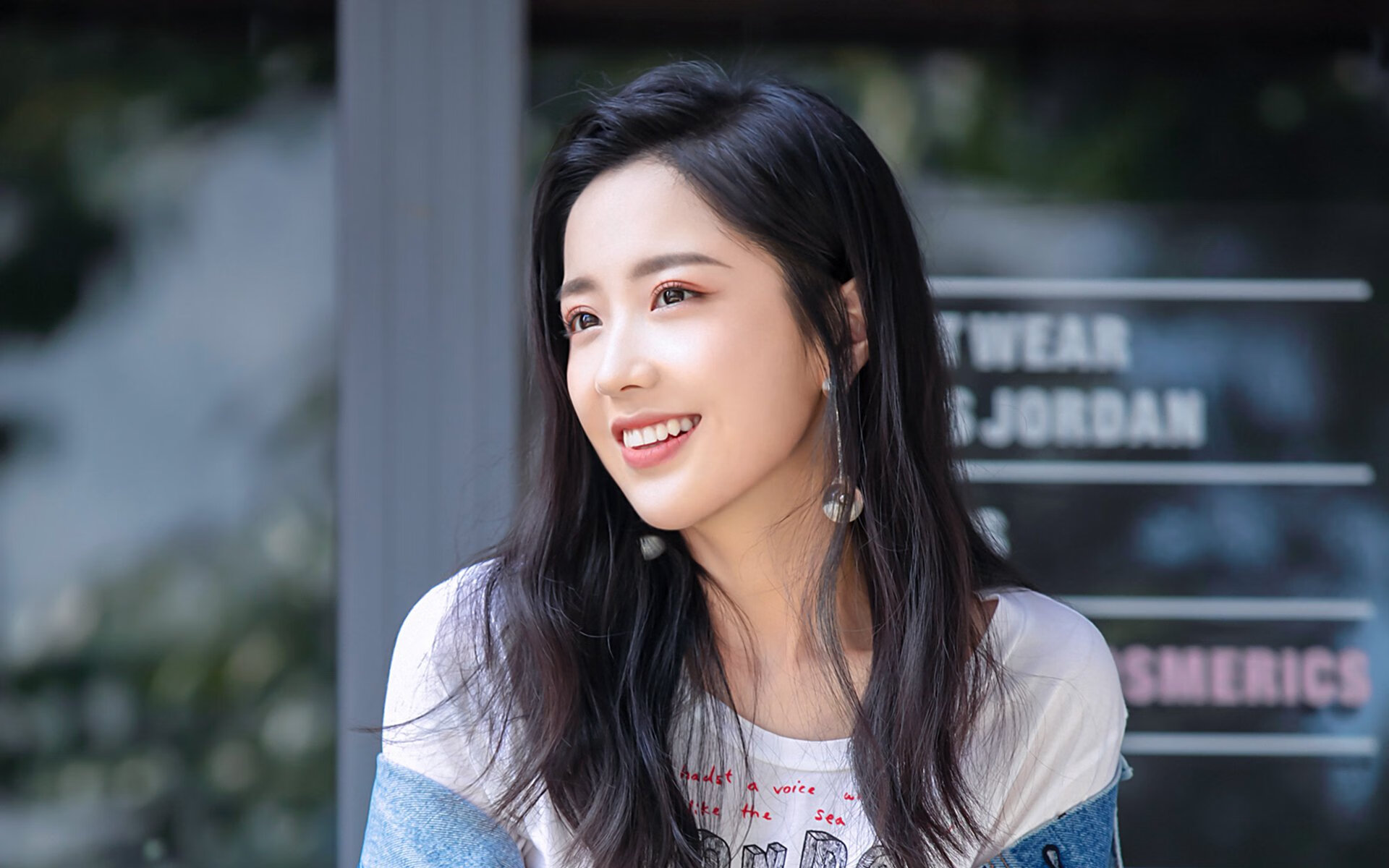 亚洲杯中国女足逆袭 球员表现惊艳全场，中国女足亚军成员