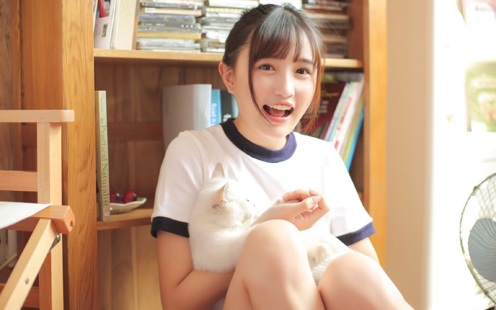 Jiuyou-乌拉圭女篮在南美锦标赛中表现优异，体育舞台再攀新高峰，乌拉圭美女球迷